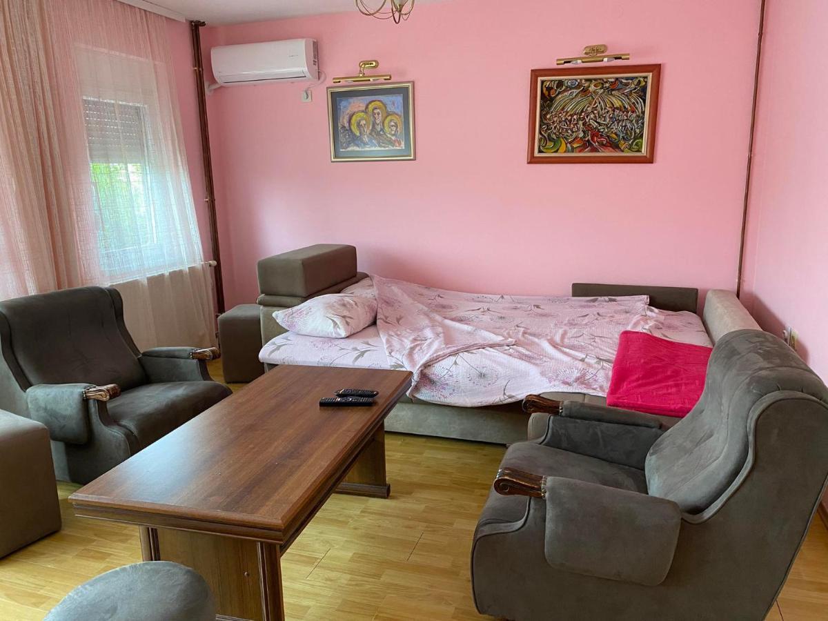 Guest House Trajkovic Jagodina Bagian luar foto